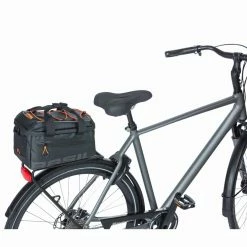 BASIL Miles Tarpaulin MIK Gepäckträgertasche - Robust & Vielseitig für Fahrräder -E-Bikes Verkaufsgeschäft basil miles tarpaulin mik gepaecktraegertasche 2022 312166 f