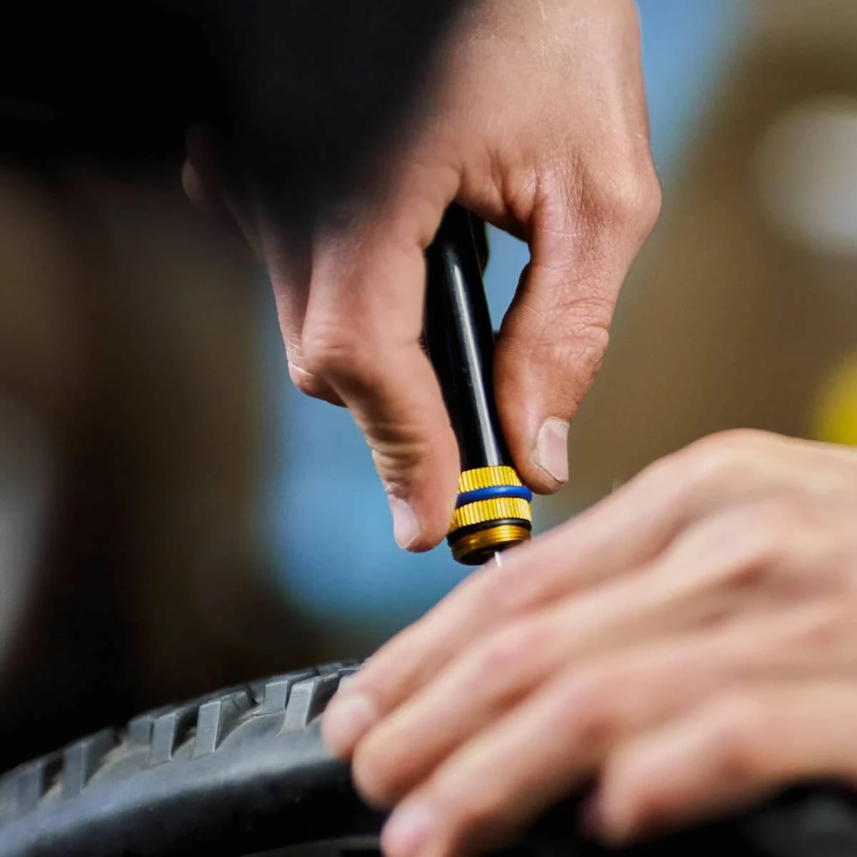 Lezyne Tubeless Insert Kit Für Lenker | Flickzeug & Pannenschutz | Reifen & Schläuche 7 Lezyne Tubeless Insert Kit Für Lenker | Flickzeug & Pannenschutz | Reifen & Schläuche – Bild 7