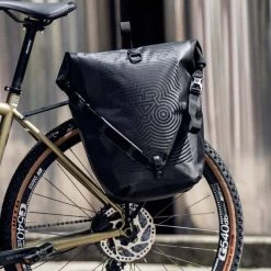 Ortlieb Back-Roller Design Limited Edition Fahrrad-Packtasche (20 L) - Premium Fahrradtasche für sicheren Transport 11 Ortlieb Back-Roller Design Limited Edition Fahrrad-Packtasche (20 L) - Premium Fahrradtasche für sicheren Transport -E-Bikes Verkaufsgeschäft ortlieb back roller design limited edition fahrrad packtasche 2022 p 311142 4