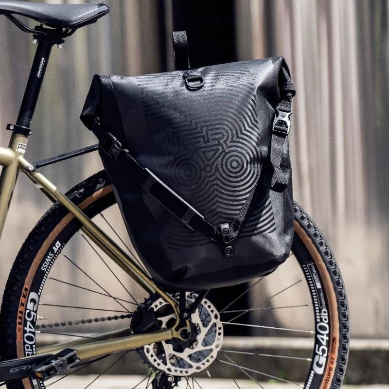 Ortlieb Back-Roller Design Limited Edition Fahrrad-Packtasche (20 L) - Premium Fahrradtasche für sicheren Transport 6 Ortlieb Back-Roller Design Limited Edition Fahrrad-Packtasche (20 L) - Premium Fahrradtasche für sicheren Transport – Bild 6