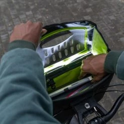 Ortlieb E-Glow Lenkertasche - Wasserdichte Fahrradtasche für Lenker mit integriertem LED-Licht 9 Ortlieb E-Glow Lenkertasche - Wasserdichte Fahrradtasche für Lenker mit integriertem LED-Licht -E-Bikes Verkaufsgeschäft ortlieb e glow lenkertasche 2021 p 305177 m